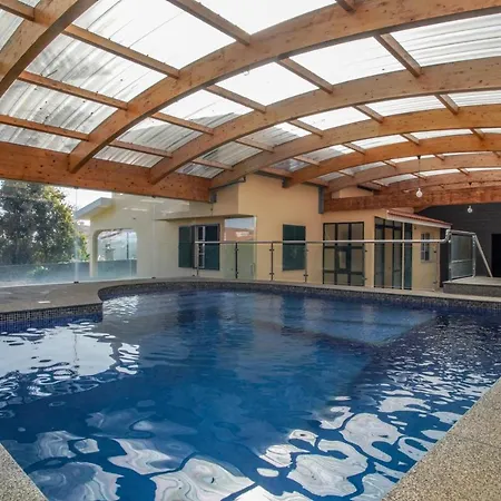 Jiri With Swimming Pool By Mrh בית נופש