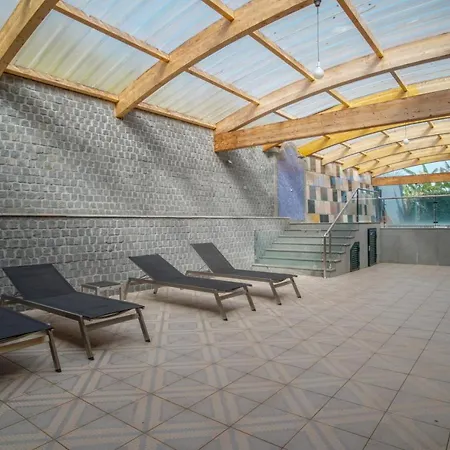 Jiri With Swimming Pool By Mrh בית נופש פונטה דו סול